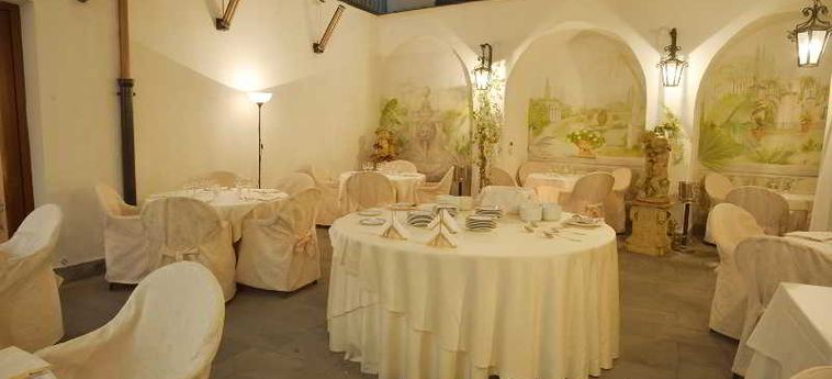 Hotel Del Real Orto Botanico:  NAPLES AND SURROUNDINGS