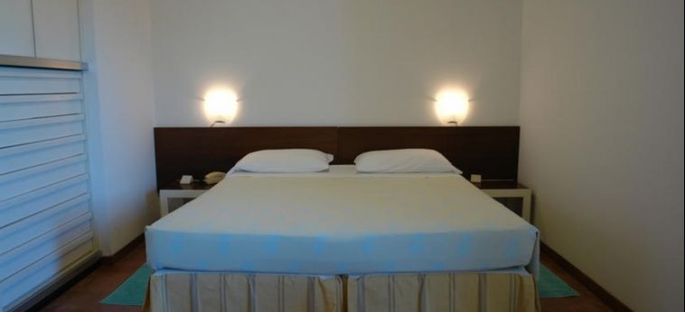 Hotel Della Baia:  NAPLES AND SURROUNDINGS