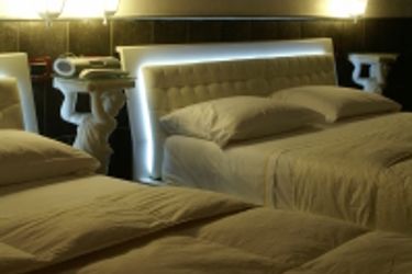 Hotel Covo Degli Angioini:  NAPLES AND SURROUNDINGS