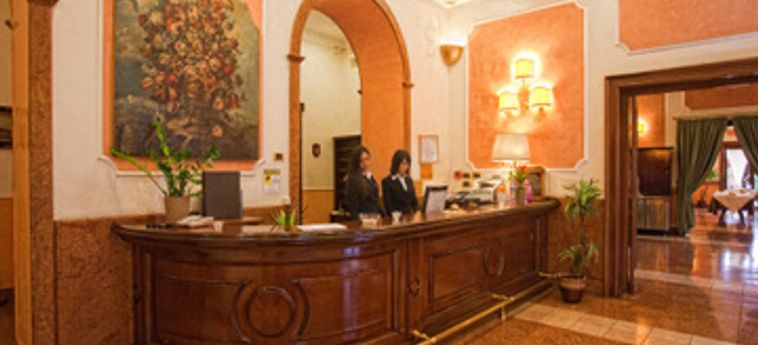 Hotel Vergilius Billia:  NAPLES ET ENVIRONS