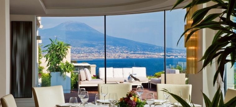 Grand Hotel Vesuvio:  NAPLES ET ENVIRONS
