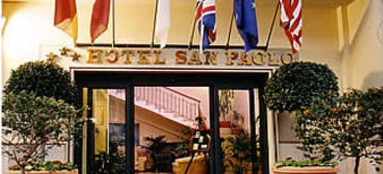Hotel San Paolo:  NAPLES ET ENVIRONS