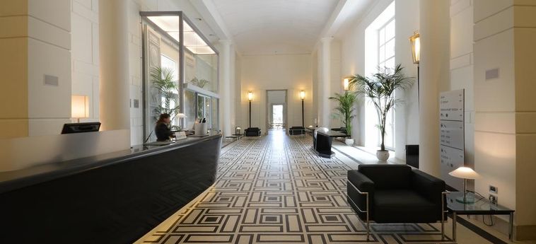 Hotel Palazzo Esedra:  NAPLES ET ENVIRONS