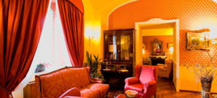 Hotel Villa Ranieri:  NAPLES ET ENVIRONS