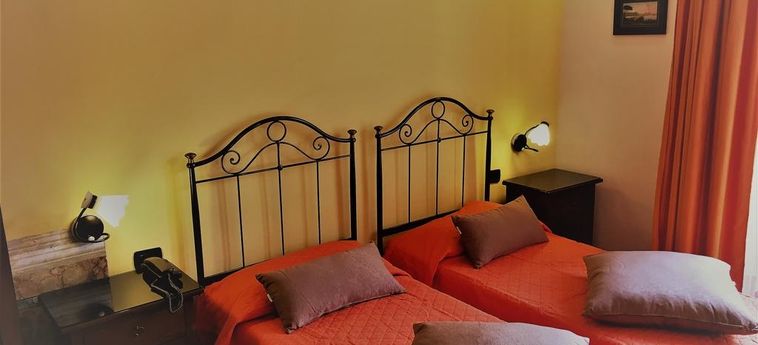 Hotel Neapolis:  NAPLES ET ENVIRONS