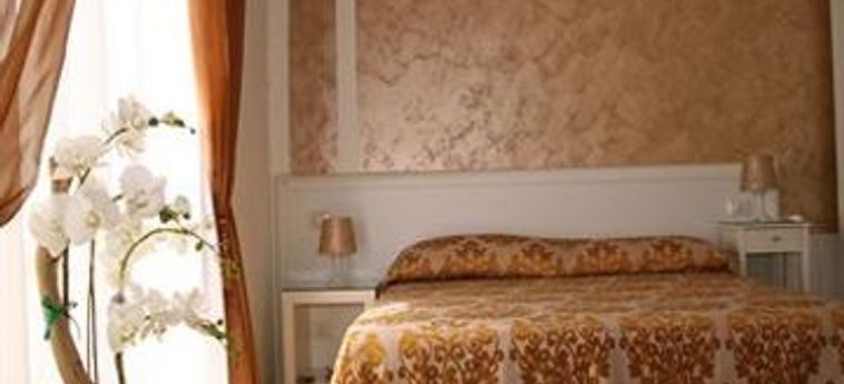Orsa Maggiore Hotel:  NAPLES ET ENVIRONS