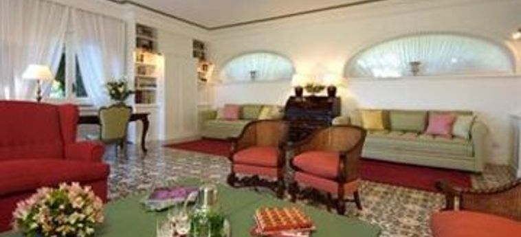 Hotel Villa Marechiaro:  NAPLES ET ENVIRONS