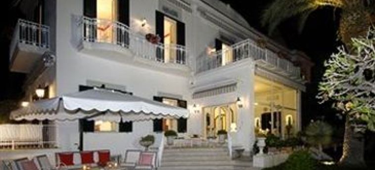 Hotel Villa Marechiaro:  NAPLES ET ENVIRONS
