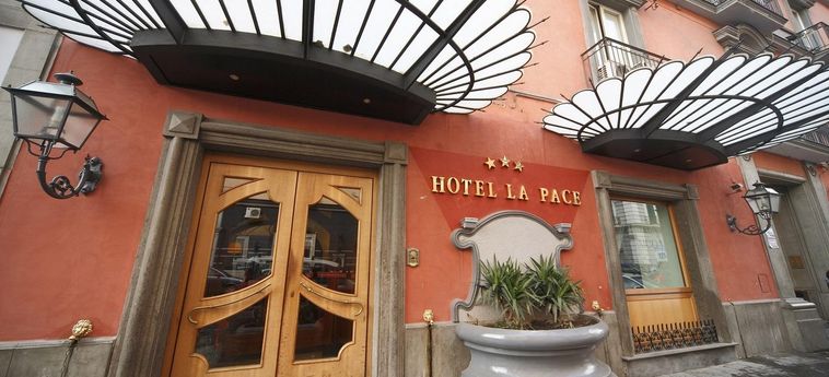 Hotel La Pace:  NAPLES ET ENVIRONS