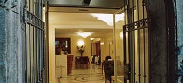 Hotel Palazzo Turchini:  NAPLES ET ENVIRONS