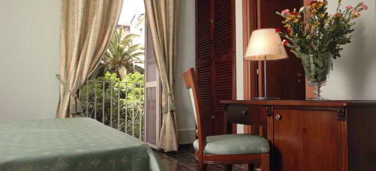 Hotel Le Stanze Del Vicere':  NAPLES ET ENVIRONS