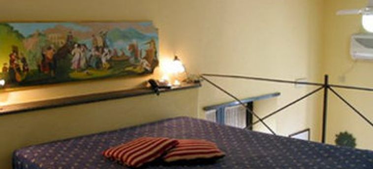 Hotel Villa Medici:  NAPLES ET ENVIRONS