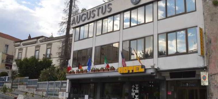 Hotel Augustus:  NAPLES ET ENVIRONS