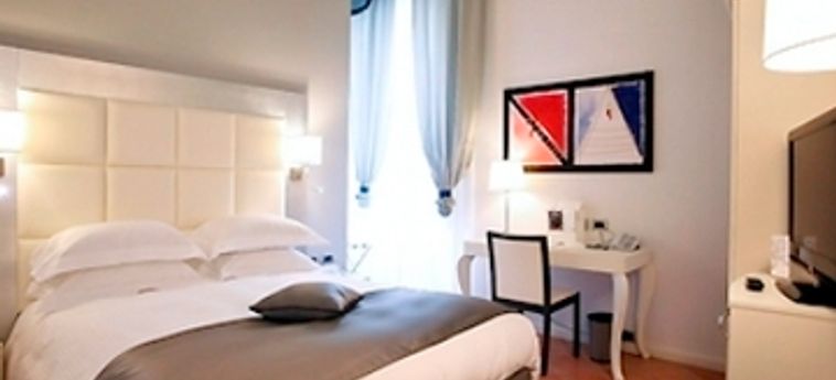 Hotel Palazzo Caracciolo:  NAPLES ET ENVIRONS
