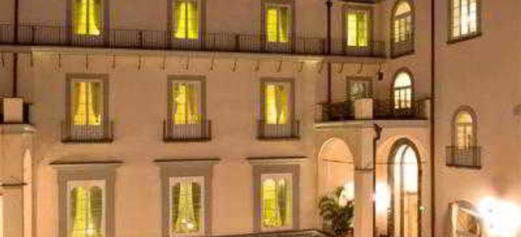 Hotel Palazzo Caracciolo:  NAPLES ET ENVIRONS