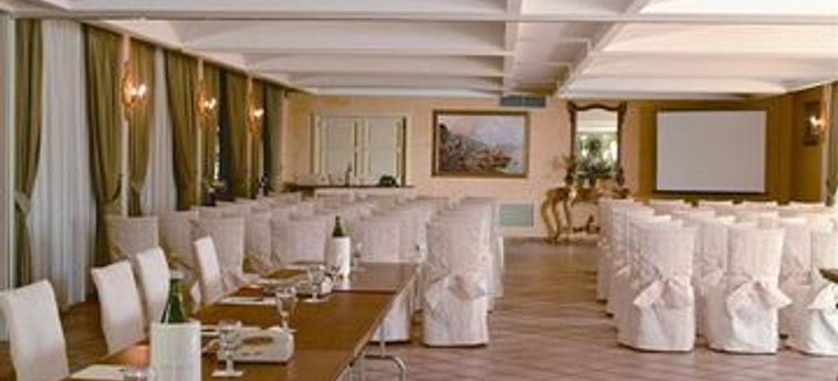 Montespina Park Hotel:  NAPOLES Y ALREDEDORES