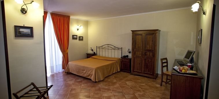 Hotel Neapolis:  NAPOLES Y ALREDEDORES