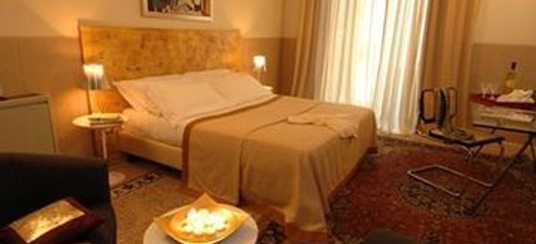 Hotel Costantinapoli 27:  NAPOLES Y ALREDEDORES