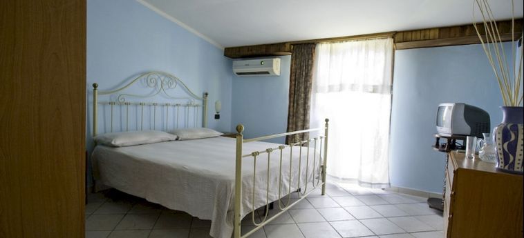 Hotel Villa Rocla:  NAPOLES Y ALREDEDORES