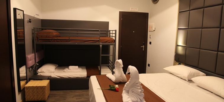 Hotel Dolce Vita Rooms & Breakfast:  NAPOLES Y ALREDEDORES