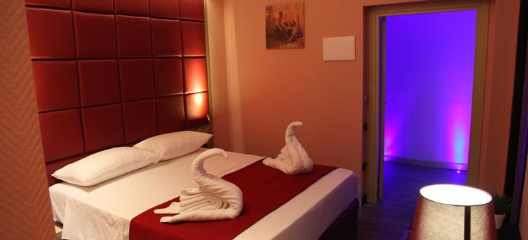 Hotel Dolce Vita Rooms & Breakfast:  NAPOLES Y ALREDEDORES