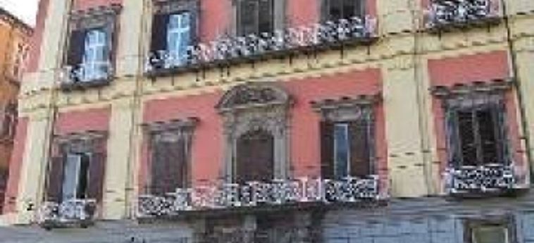 Hotel Palazzo Ruffo Di Bagnara:  NAPOLES Y ALREDEDORES