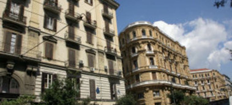 Hotel Residenza Nicola Amore:  NAPOLES Y ALREDEDORES