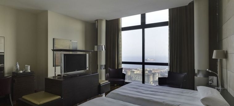 Hotel Nh Napoli Panorama:  NAPOLES Y ALREDEDORES