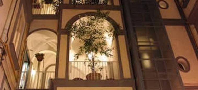 Chiaja Hotel De Charme Antica Casa Lecaldano Sasso La Terza:  NAPOLI E DINTORNI