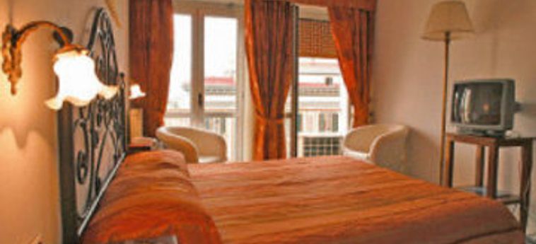 Hotel Fiorentini Residence:  NAPOLI E DINTORNI