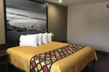 Hotel Super 8 By Wyndham National City Chula Vista:  NATIONAL CITY (CA)