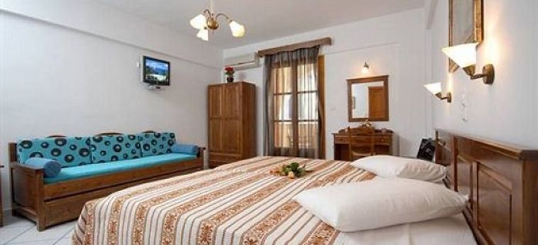 Hotel Antony Suites & Residences:  NAXOS