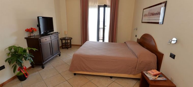 Hotel Residence Miramare:  NEAPEL UND UMGEBUNG