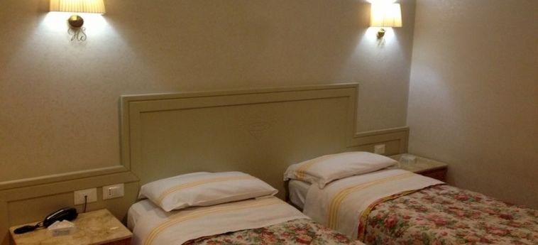 Hotel Smeraldo:  NEAPEL UND UMGEBUNG