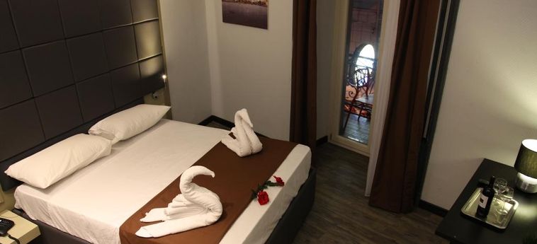 Hotel Dolce Vita Rooms & Breakfast:  NEAPEL UND UMGEBUNG