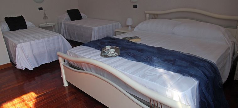 Hotel B&b Residenza Malaterra:  NEAPEL UND UMGEBUNG
