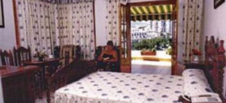 Hotel Jose Cruz Playa Burriana:  NERJA - COSTA DEL SOL