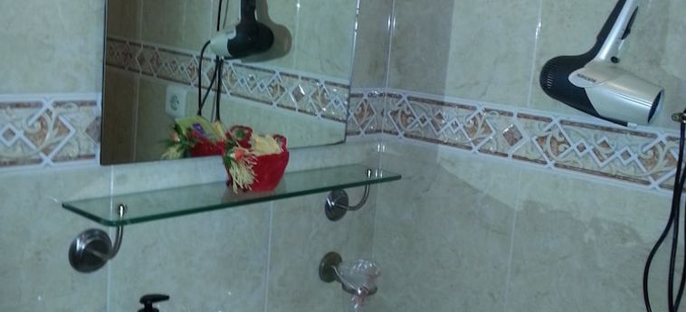 Hotel Hostal San Miguel:  NERJA - COSTA DEL SOL