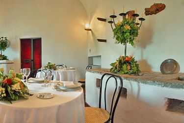 Castello Orsini Hotel:  NEROLA - ROMA