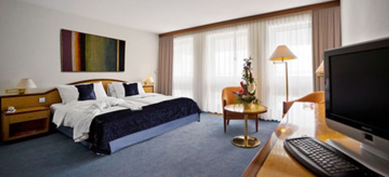 Best Western Premier Hotel Beaulac:  NEUCHATEL