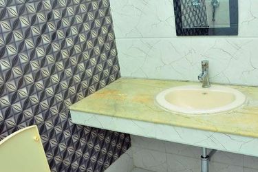 Hotel Royal Holidays  New Delhi: Photo 