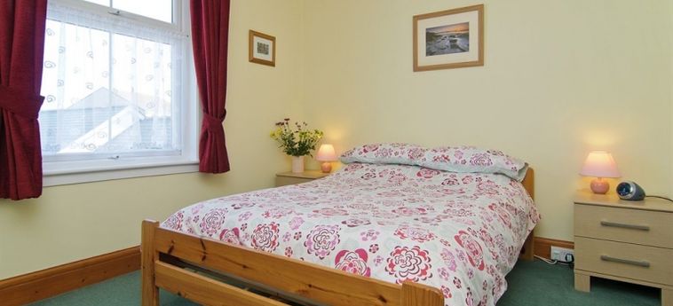 The Three Tees - Guest House:  NEWQUAY