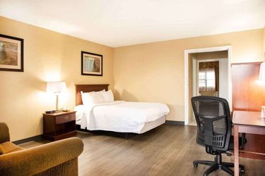 The Oakes Hotel Overlooking The Falls Niagara Falls - Ontario: Photo 