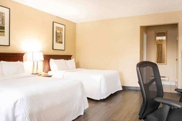 The Oakes Hotel Overlooking The Falls Niagara Falls - Ontario: Photo 