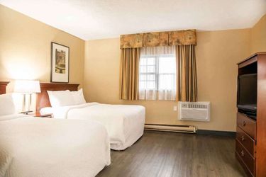 The Oakes Hotel Overlooking The Falls Niagara Falls - Ontario: Photo 
