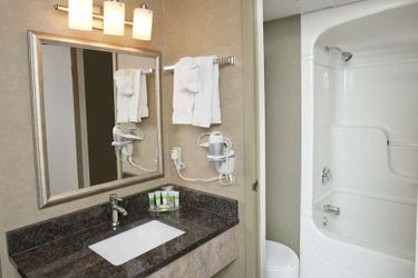 The Oakes Hotel Overlooking The Falls Niagara Falls - Ontario: Photo 