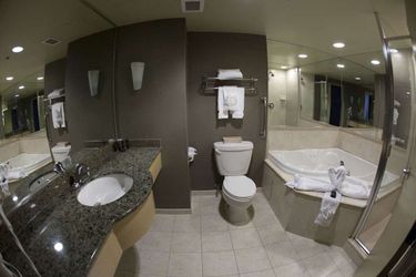 The Oakes Hotel Overlooking The Falls Niagara Falls - Ontario: Photo 