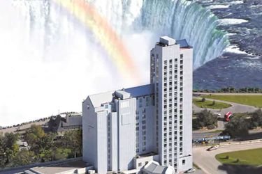 The Oakes Hotel Overlooking The Falls Niagara Falls - Ontario: Photo 