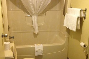 Hotel Universal Inn And Suites:  NIAGARA FALLS - ONTARIO