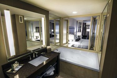 Hilton Niagara Falls/Fallsview Hotel &Amp; Suites Niagara Falls - Ontario: Photo 